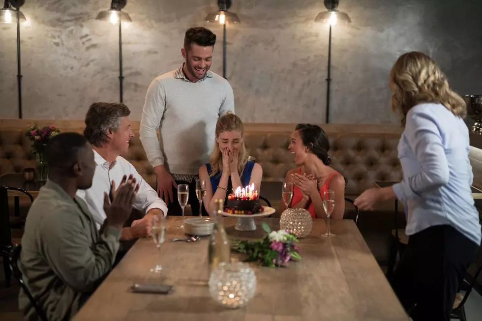 Reddit Blasts Woman for Interrupting Husband’s Work Meeting to Have Him Join Her Sister’s Birthday Dinner
